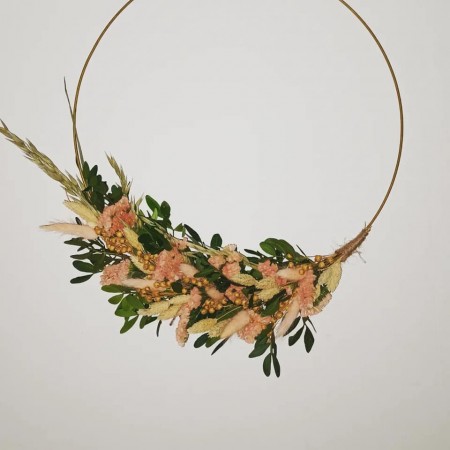 krans van droogbloemen €25,-pp
